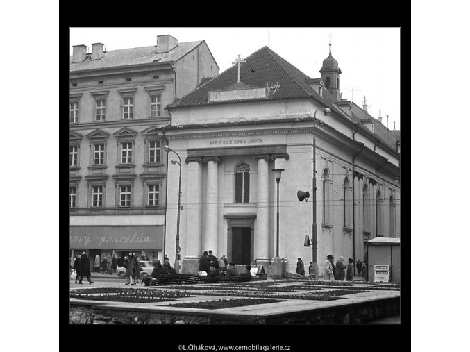 Kostel sv.Kříže (5175), Praha 1967 březen, černobílý obraz, stará fotografie, prodej