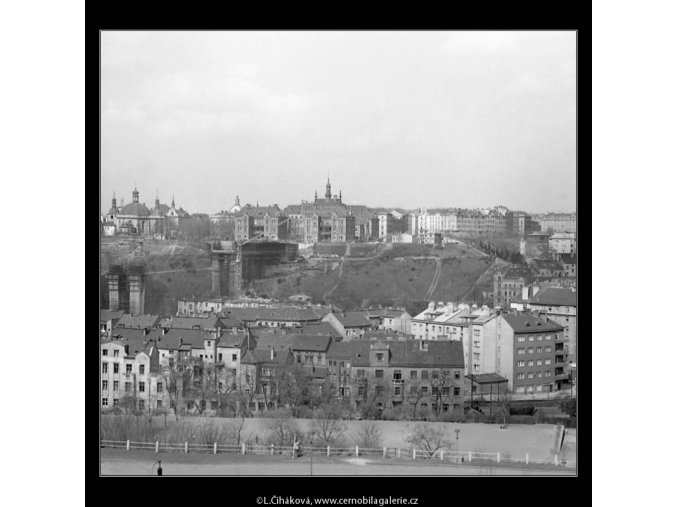 Domy před zbouráním či rekonstrukcí (5196-75), Praha 1967 březen, černobílý obraz, stará fotografie, prodej