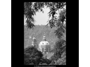 Kopule chrámu sv.Mikuláše (5386-2), Praha 1967 červen, černobílý obraz, stará fotografie, prodej