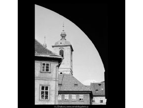 Věže chrámu sv.Jakuba (5470-2), Praha 1967 srpen, černobílý obraz, stará fotografie, prodej
