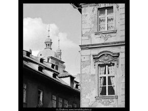 Věže chrámu sv.Jakuba (5470-1), Praha 1967 srpen, černobílý obraz, stará fotografie, prodej