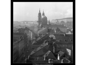 Pohled na chrám sv.Mikuláše (41-27), Praha 1958 , černobílý obraz, stará fotografie, prodej