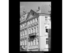 Dům U zlatého jednorožce (5510), Praha 1967 srpen, černobílý obraz, stará fotografie, prodej