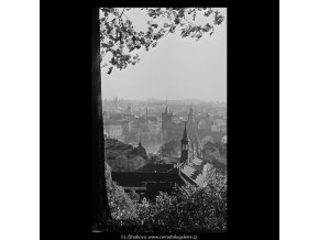 Pohledy na Prahu (5669-1), Praha 1967 říjen, černobílý obraz, stará fotografie, prodej