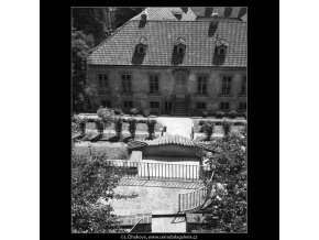 Pálfyovská zahrada (166-8), Praha 1959 červen, černobílý obraz, stará fotografie, prodej