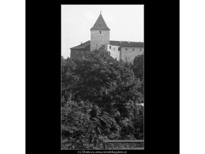 Černá věž za stromy (359-1), Praha 1959 , černobílý obraz, stará fotografie, prodej
