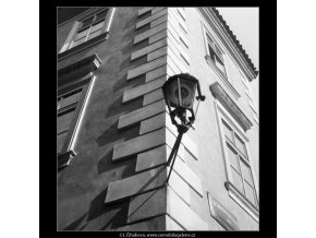 Roh s lucernou (543), Praha 1959 , černobílý obraz, stará fotografie, prodej