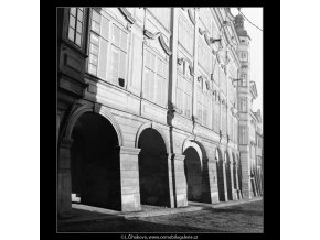Podloubí (560-3), Praha 1959 , černobílý obraz, stará fotografie, prodej