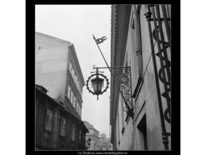 Na Staré zbrojnici (567-2), Praha 1959 , černobílý obraz, stará fotografie, prodej