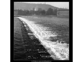 Pohled na jez (794-2), Praha 1959 , černobílý obraz, stará fotografie, prodej