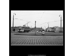 Jiráskův most (639-2), Praha 1960 červen, černobílý obraz, stará fotografie, prodej