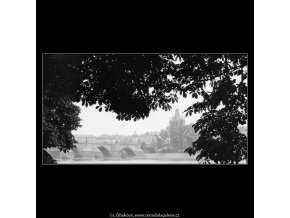 Karlův most (643), Praha 1960 květen, černobílý obraz, stará fotografie, prodej