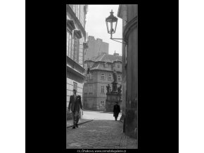 Prokopská ulička (647), Praha 1960 květen, černobílý obraz, stará fotografie, prodej
