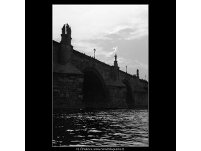 Karlův most od vody (892-2), Praha 1960 září, černobílý obraz, stará fotografie, prodej