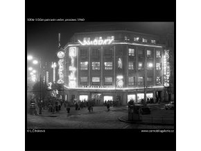 Dům potravin večer (1006-1), Praha 1960 prosinec, černobílý obraz, stará fotografie, prodej