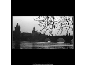 Karlův most (1088-4), Praha 1961 březen, černobílý obraz, stará fotografie, prodej