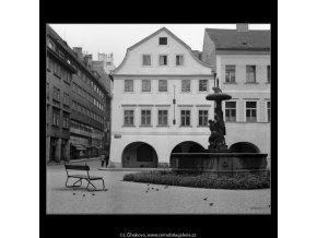 Z Uhelného trhu (1266-2), Praha 1961 , černobílý obraz, stará fotografie, prodej