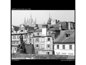 Hrad přes Karlův most (1308), Praha 1961 , černobílý obraz, stará fotografie, prodej