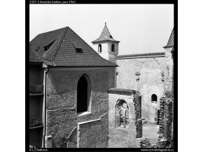 Anežský klášter (1327-2), Praha 1961 jaro, černobílý obraz, stará fotografie, prodej