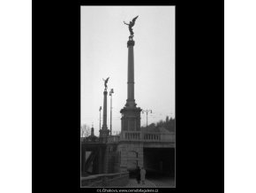 Čechův most (1353), žánry - Praha 1959 , černobílý obraz, stará fotografie, prodej