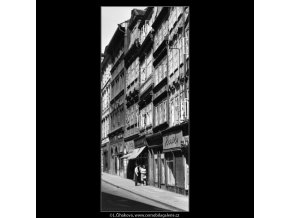 Mostecká ulice (1570), Praha 1962 duben, černobílý obraz, stará fotografie, prodej