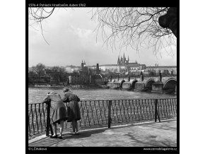Pohled k Hradčanům (1596-4), žánry - Praha 1962 duben, černobílý obraz, stará fotografie, prodej