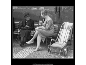 V družném hovoru (1636), žánry - Praha 1962 květen, černobílý obraz, stará fotografie, prodej