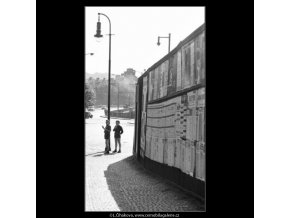 Kluci pod lucernou (1663), žánry - Praha 1962 červen, černobílý obraz, stará fotografie, prodej