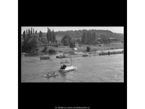 Na Vltavě (1669-1), žánry - Praha 1962 červen, černobílý obraz, stará fotografie, prodej