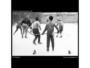 Kluci hrají hokej (1948), žánry - Praha 1963 leden, černobílý obraz, stará fotografie, prodej