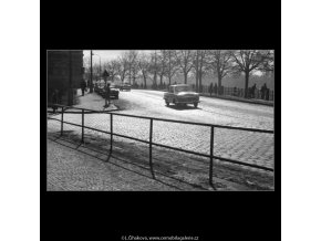 Smetanovo nábřeží (2055-1), žánry - Praha 1963 březen, černobílý obraz, stará fotografie, prodej