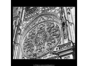 Růžice katedrály sv.Víta (2087-2), Praha 1963 duben, černobílý obraz, stará fotografie, prodej