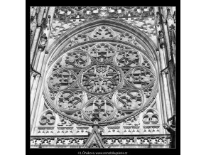 Růžice katedrály sv.Víta (2087-3), Praha 1963 duben, černobílý obraz, stará fotografie, prodej