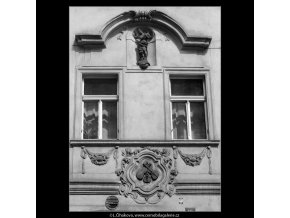 Okna domu U tří housliček (2095-7), Praha 1964 , černobílý obraz, stará fotografie, prodej