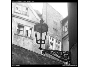 Plynová lucerna (2143-1), Praha 1963 duben, černobílý obraz, stará fotografie, prodej