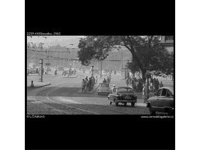 Křižovatka (2239-4), Praha 1963 červen, černobílý obraz, stará fotografie, prodej