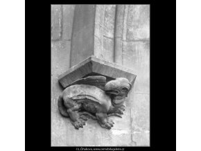 Ozdůbka z věže Karlova mostu (2245-2), Praha 1963 , černobílý obraz, stará fotografie, prodej