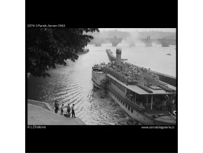 Parník (2274-1), žánry - Praha 1963 červen, černobílý obraz, stará fotografie, prodej