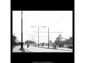 Na silnici ke Zbraslavi (2292-2), žánry - Praha 1963 červenec, černobílý obraz, stará fotografie, prodej