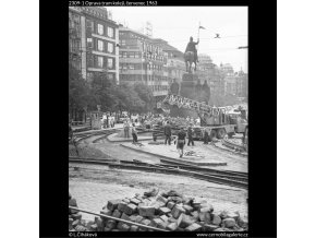 Oprava tram kolejí (2309-1), žánry - Praha 1963 červenec, černobílý obraz, stará fotografie, prodej