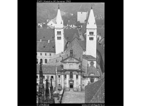 Kostel sv.Jiří (2349-1), Praha 1963 červenec, černobílý obraz, stará fotografie, prodej
