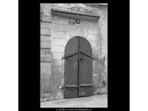 Nejmenší pražský domek (2437), Praha 1963 září, černobílý obraz, stará fotografie, prodej