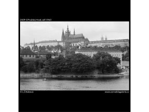 Pražský Hrad (2439-3), Praha 1963 září, černobílý obraz, stará fotografie, prodej