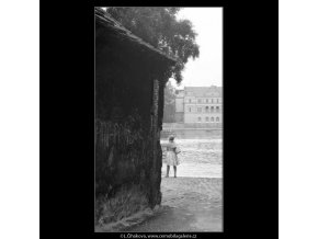 Na náplavce (2554), žánry - Praha 1963 , černobílý obraz, stará fotografie, prodej