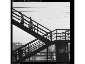 Schodiště na Železniční most (2580-1), žánry - Praha 1963 prosinec, černobílý obraz, stará fotografie, prodej