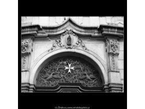 Mříž nad dveřmi (2630), Praha 1964 leden, černobílý obraz, stará fotografie, prodej