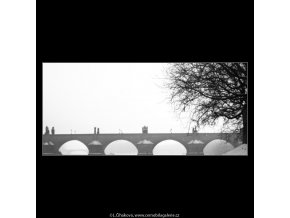 Pohled na část Karlova mostu (2656-2), Praha 1964 leden, černobílý obraz, stará fotografie, prodej