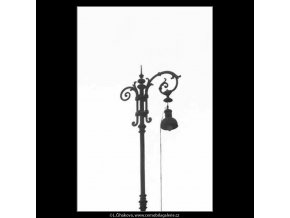 Plynová lampa (2729), žánry - Praha 1964 únor, černobílý obraz, stará fotografie, prodej