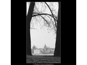 Karlovy lázně (2796-1), žánry - Praha 1964 duben, černobílý obraz, stará fotografie, prodej