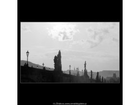 Pohled na Karlův most (2838-3), Praha 1964 duben, černobílý obraz, stará fotografie, prodej